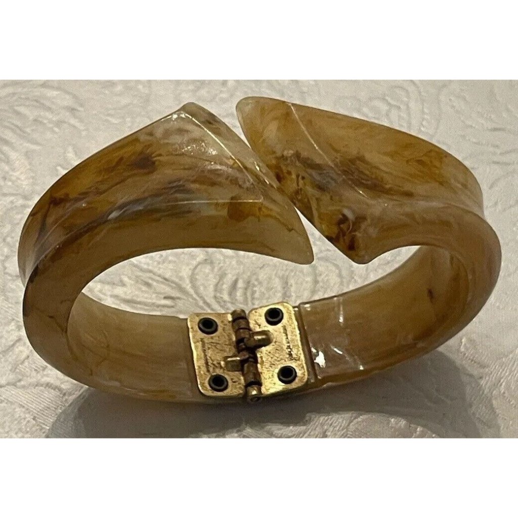Butterscotch Swirl Lucite Bakelite Clamper Bracelet Made In Hong Kong Vintage 55$